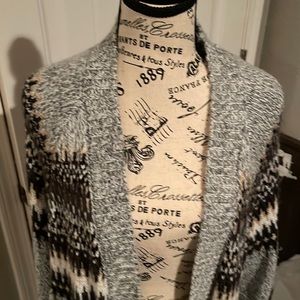 Beautiful cardigan- Maurices- gray, black and cream